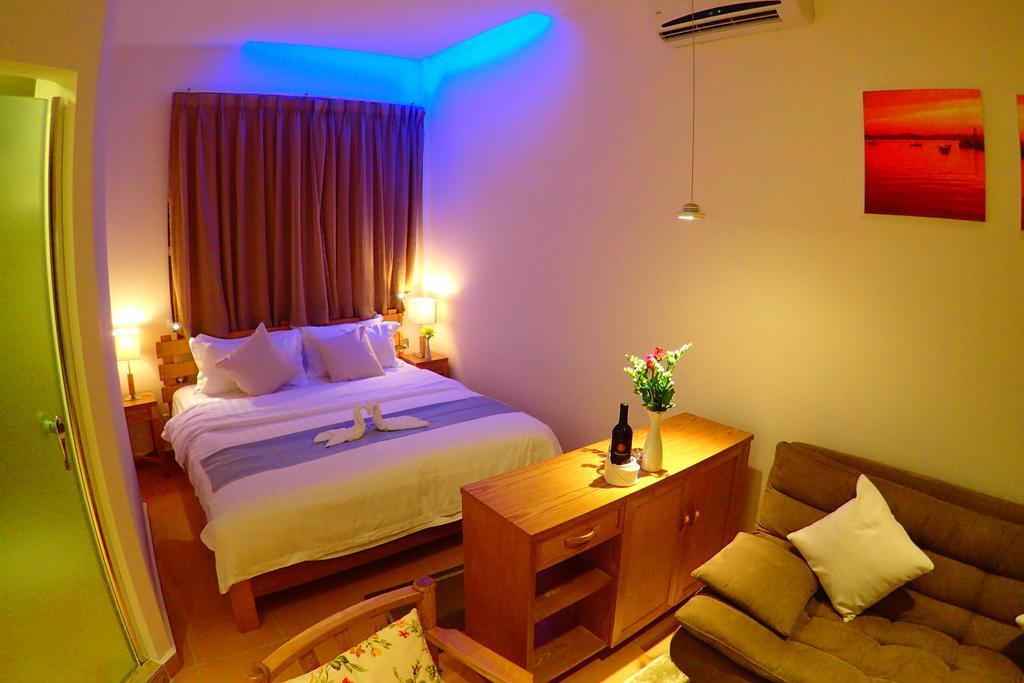 Deluxx Boutique Hotel 시아누크빌 객실 사진