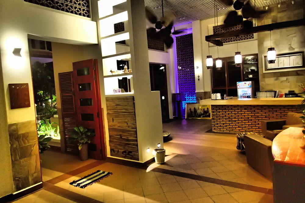 Deluxx Boutique Hotel 시아누크빌 외부 사진
